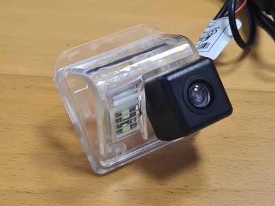 Камера заднего вида CARMEDIA CM-7233K CCD-sensor Night Vision (ночная съёмка) для автомобилей Mazda CX5 (до 2017г.в.), CX7, CX9, Mazda 3, 6 (до 2007г.в.), Mazda 6 (с 2007 г.в по 2012 г.в универсал) в планку над номером, купить CARMEDIA CM-7233K CCD-sensor