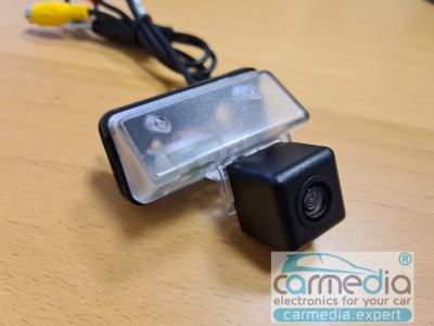 Камера заднего вида CarMedia CM-7352KB CCD-sensor Night Vision (ночная съёмка) для автомобилей Toyota Avensis (с 2009г.в. по 2013г.в.), Verso (с 2012г.в.), Auris (с 2013г.в.) в планку над номером, купить CarMedia CM-7352KB CCD-sensor Night Vision (ночная 