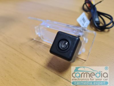 Камера заднего вида CarMedia CM-7354KB CCD-sensor Night Vision (ночная съёмка) для автомобилей Kia Ceed II кузов универсал (с 2012г.в. по 2018г.в.) в планку над номером, купить CarMedia CM-7354KB CCD-sensor Night Vision (ночная съёмка), доставка CarMedia 